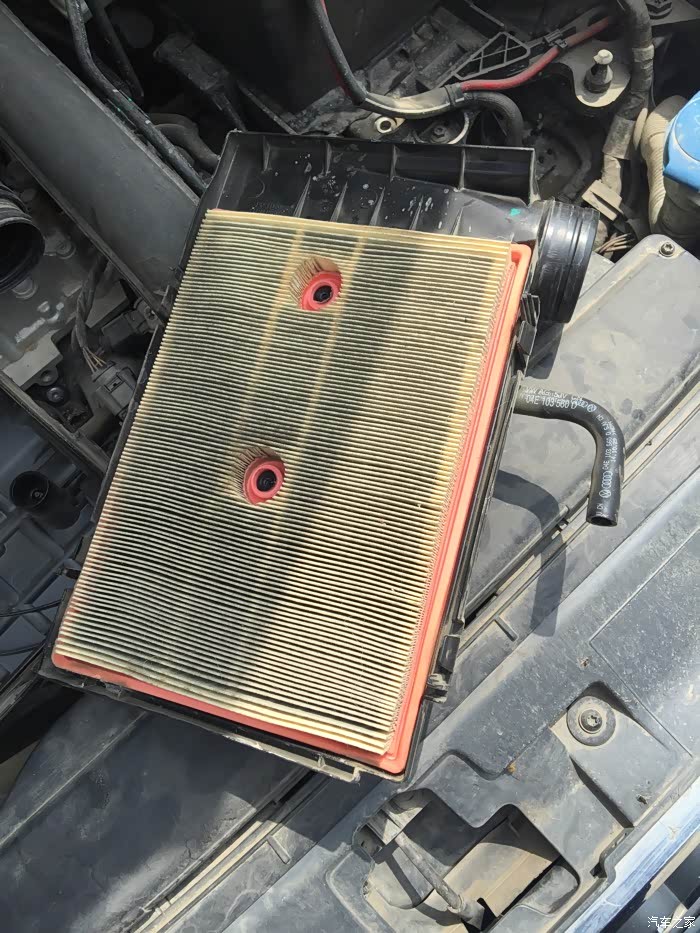 奥迪a3自己动手更换空气滤芯
