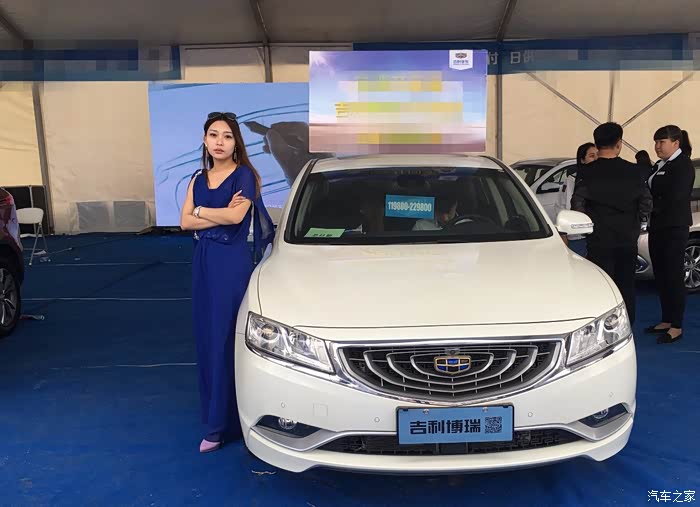 逛邢台车展专看美女车模