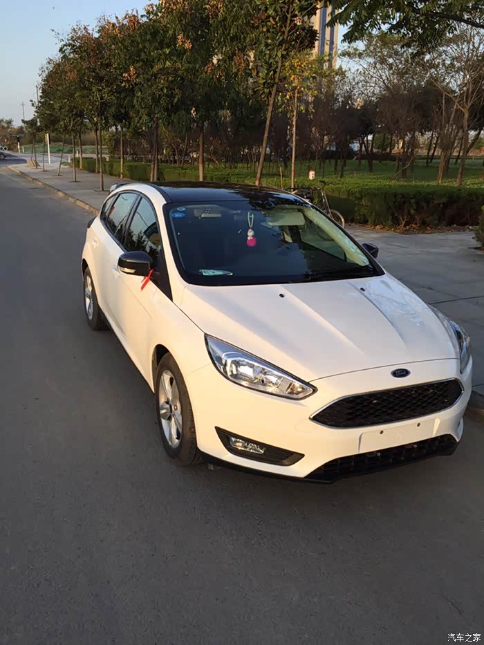 白车黑顶黑尾翼仅供参考