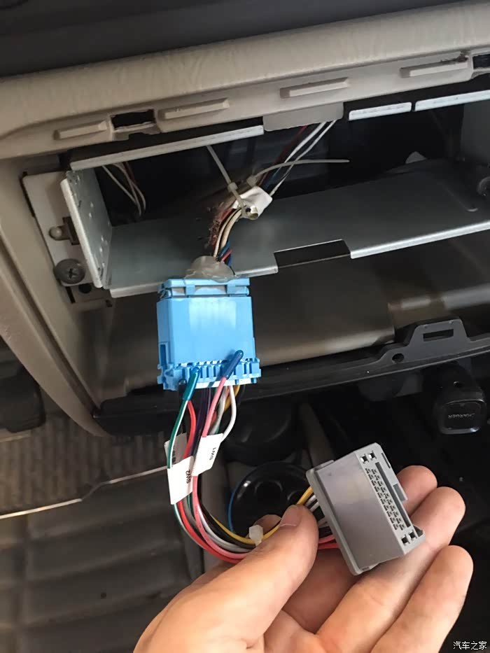 小星星更换逍客原车cd机作业