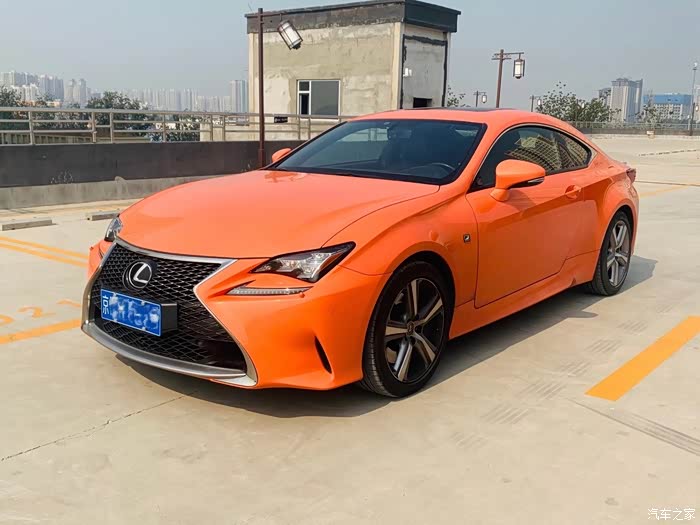 雷克萨斯rc200t激情的灼橙色