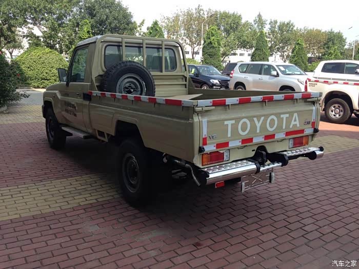 2015款陆地巡洋舰lc79单排——天生硬汉,坚不可摧的越野皮卡!