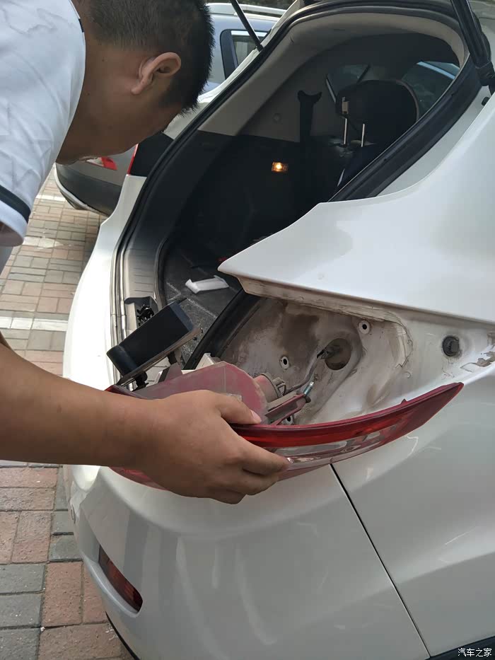 【图】【石家庄cs35车友会】自己动手换刹车灯_长安cs35论坛_汽车之家
