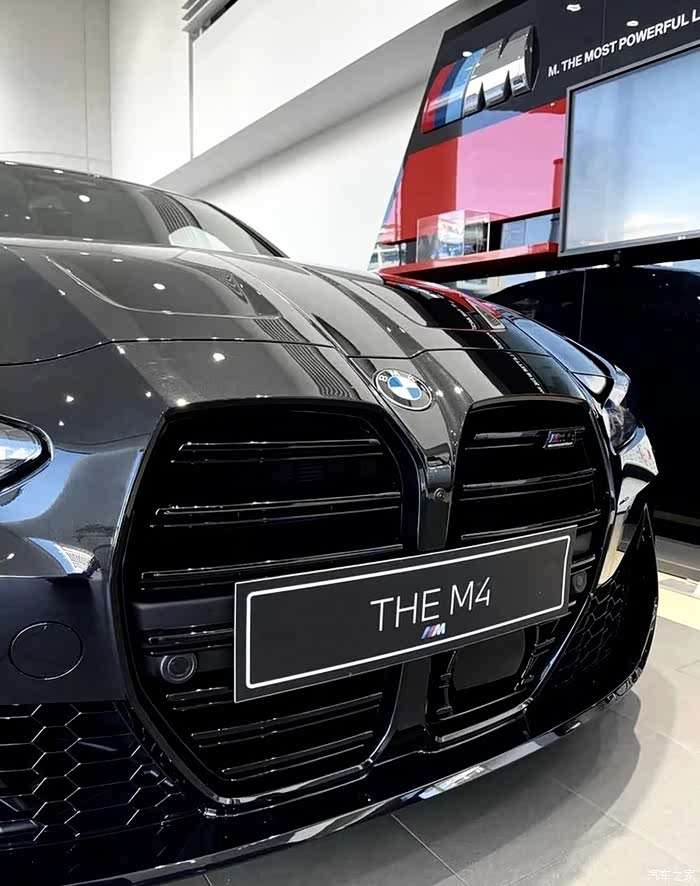 无敌了超级黑武士全新宝马m4雷霆版