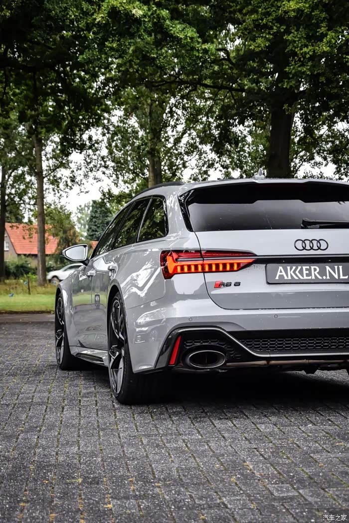 奥迪rs这是不是无敌的感觉!