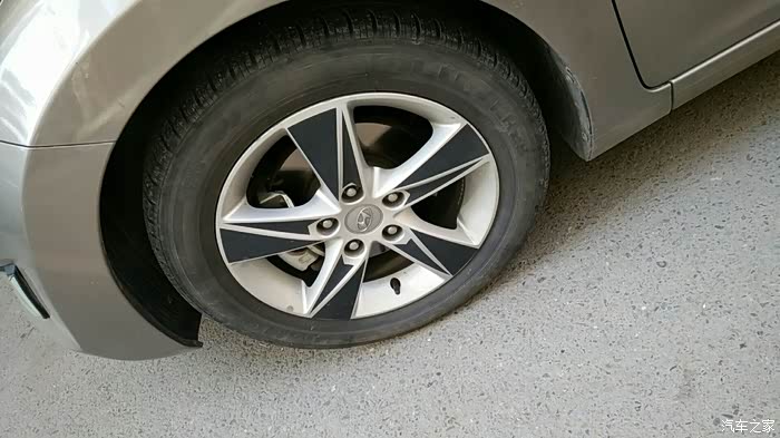 现代朗动12款轮毂一套转让,没有磕碰18996681087