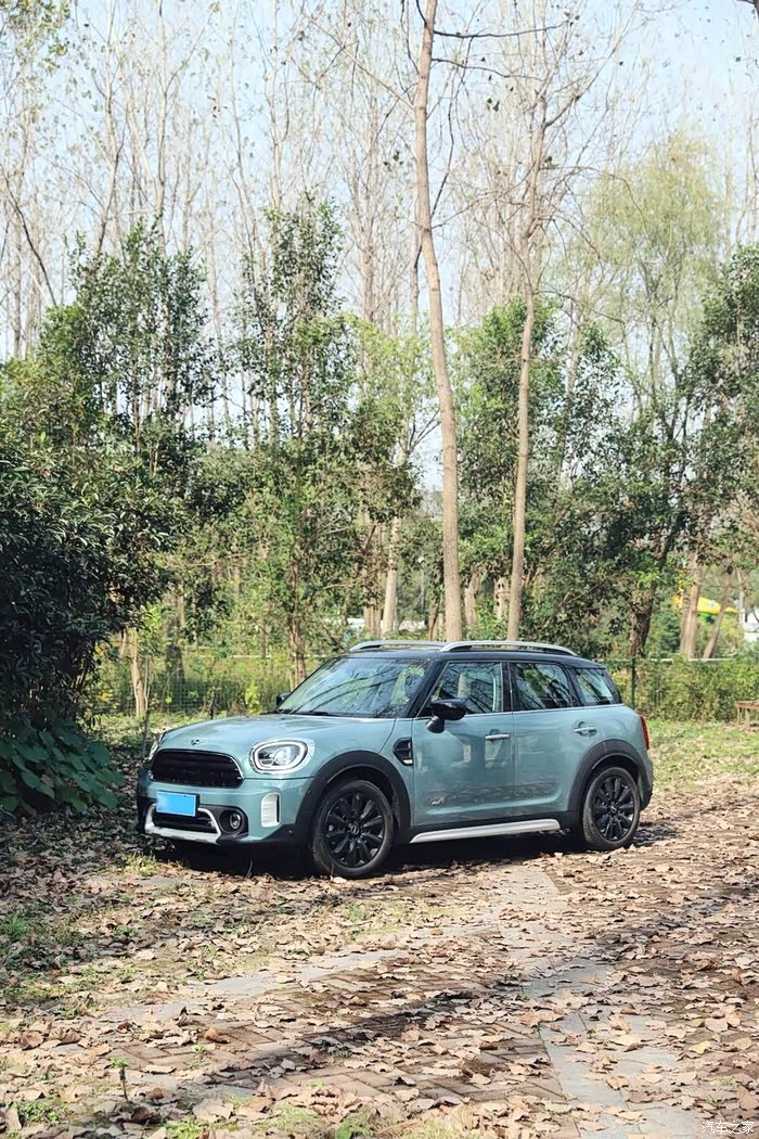 mini的帅气小车子美丽的女车主