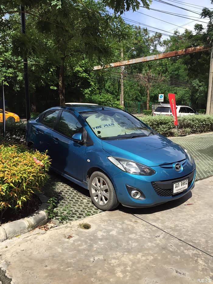 泰国右舵版马自达2