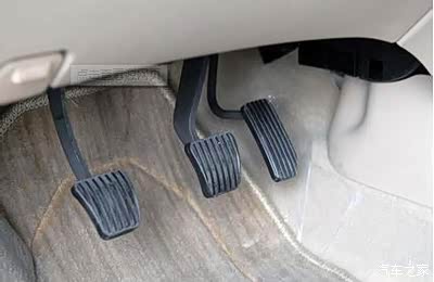 般车子悬空式油门从方来连接出在方