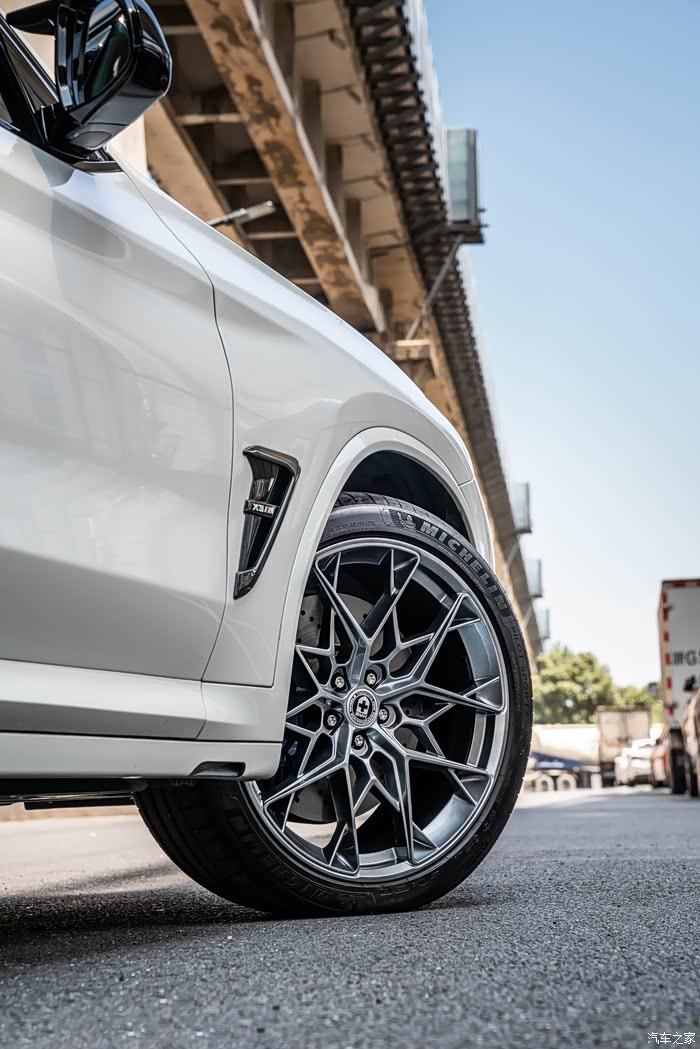 马拉松式的改装x3m终极姿态完美呈现