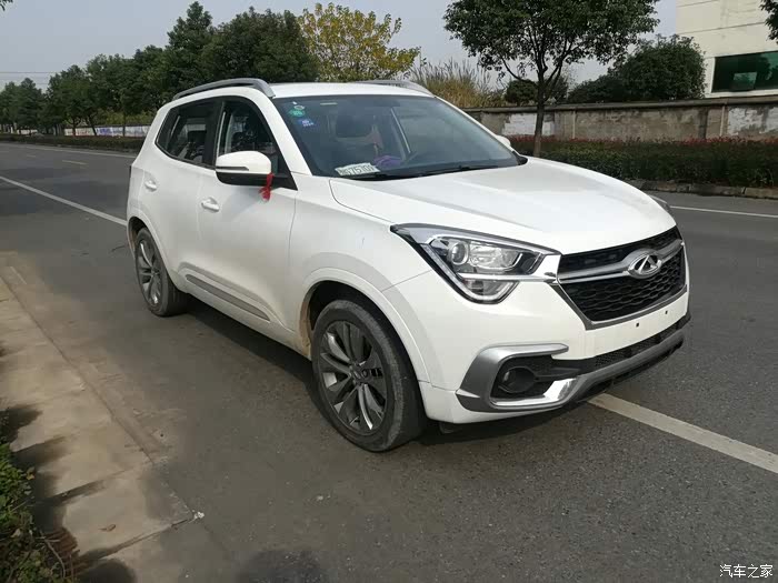 瑞虎5x白色自动挡精英型!油耗,动力还可以.比较满意外观喜欢