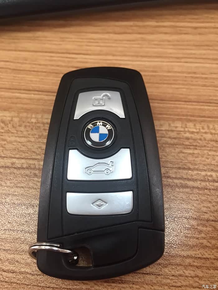 【图】分享一下新5系非常漂亮的钥匙壳_宝马5系论坛_汽车之家论坛