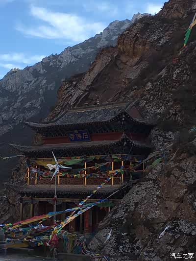 祁连山上的石佛寺