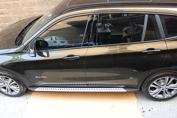 2016款宝马x1原厂款脚踏板分享