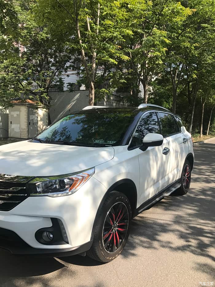 青岛广汽传祺gs4车友会616大帅哥的改黑顶膜作业二少给个精