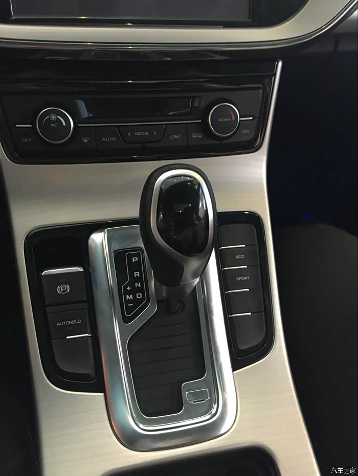 预定 帝豪gl 白色 自动挡1.3t