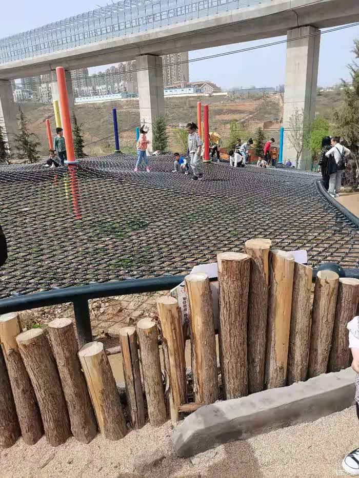 荥阳松鼠部落自驾游