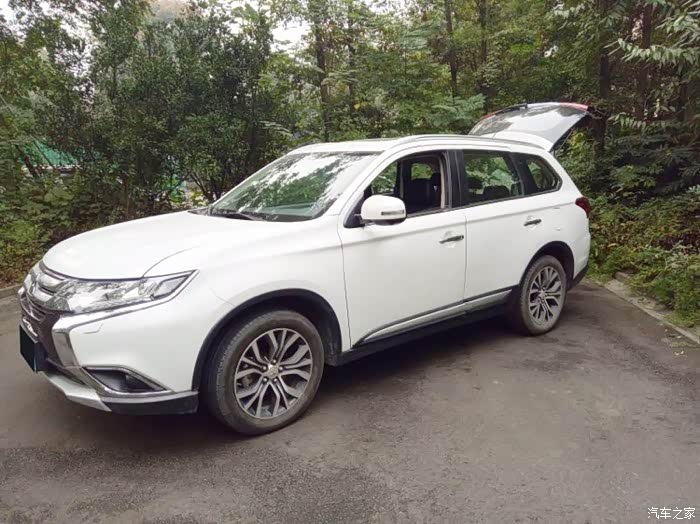 欧蓝德4驱尊贵版1w公里作业