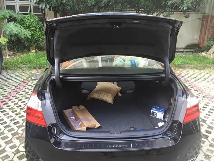 九代雅阁后备箱加液压杆作业,求认证