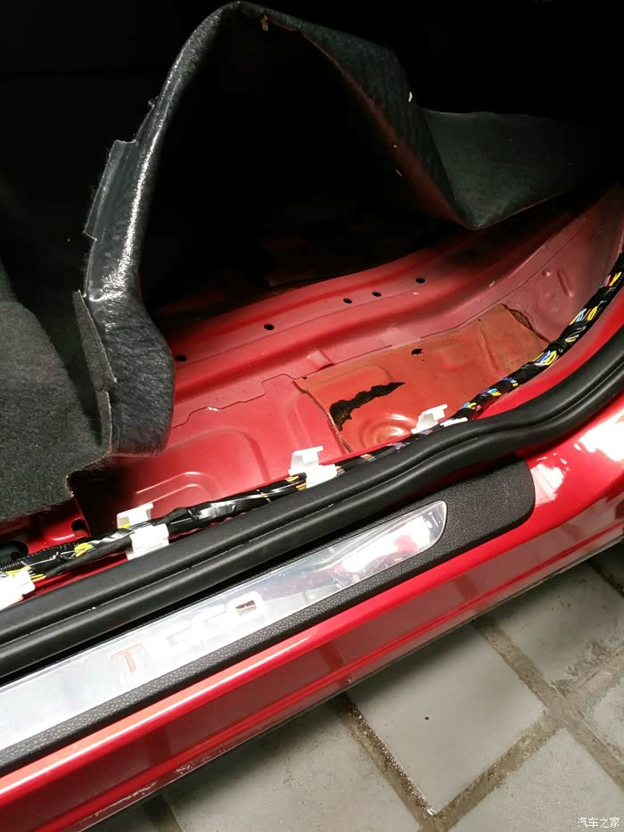 瑞虎7闹心问题拆车过程图