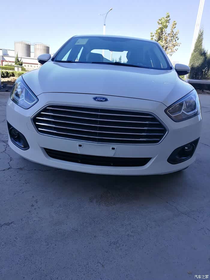 求解,今天才提的车,还没贴膜,上的临牌