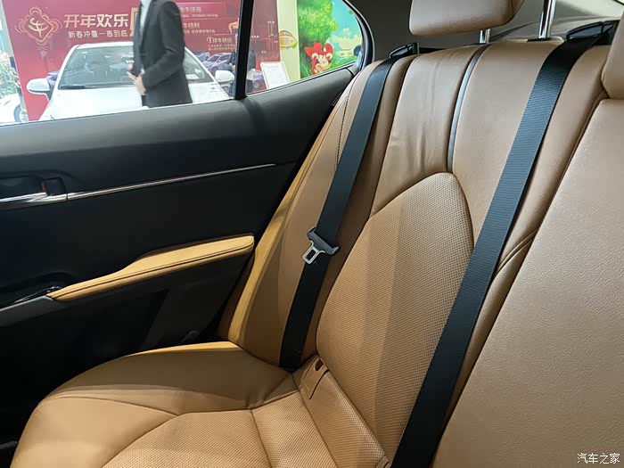 谁能发个21款凯美瑞棕色内饰实拍图