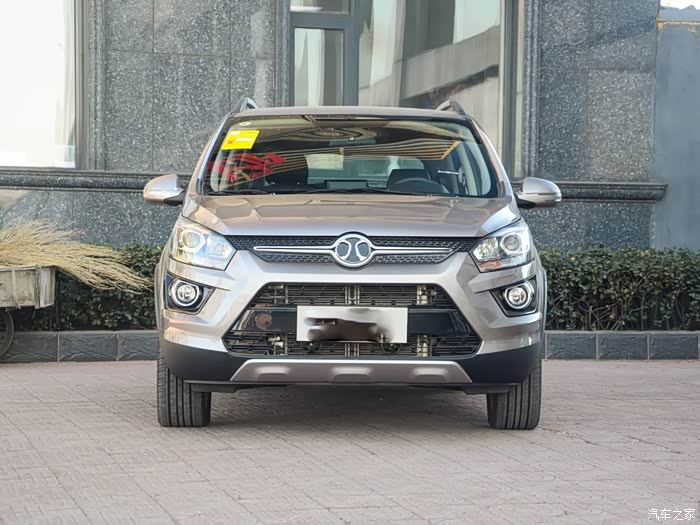 绅宝x25外观欣赏