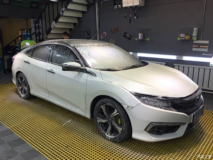 有没有 十代思域 贴黑车顶膜的!