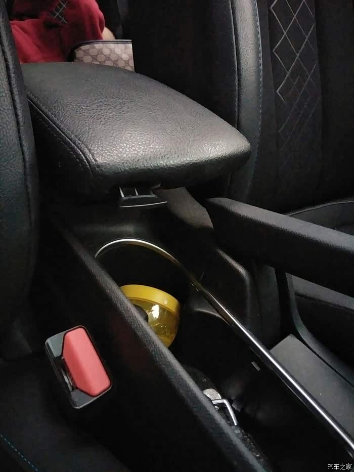 【图】308扶手箱低杂改.本人手动裸车77000_标致308论坛_汽车之家论坛