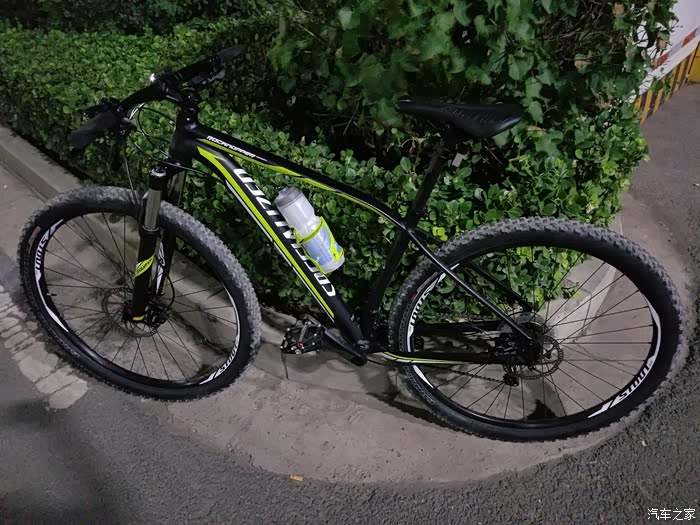 出闪电山地自行车m码29