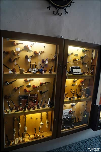 老城里有趣的烟斗店