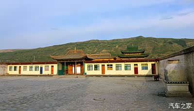 洛桑图旦久美嘉仁波切 (他第世夏日仓贤侄)第第世阿饶仓仁波切