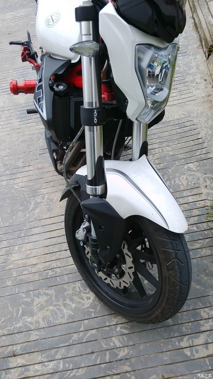 【图】几天不弄龙三就手痒,又加了点东西_贝纳利摩托车论坛_汽车之家