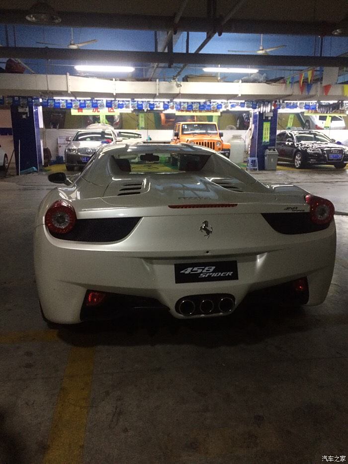 謹以我親手撞毀的信仰,致愛—法拉利458spider,願各位行車安全