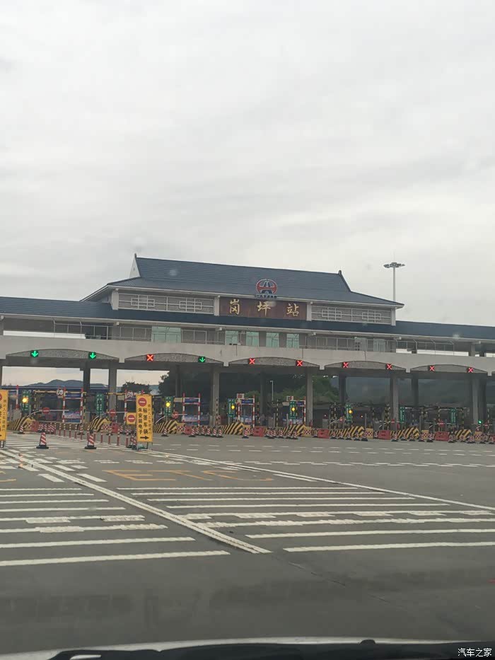广东跟广西交界收费站