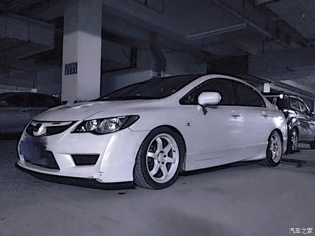 出17寸te37轮毂,带胎,轮胎成色一般,还能跑一两万样子,7.