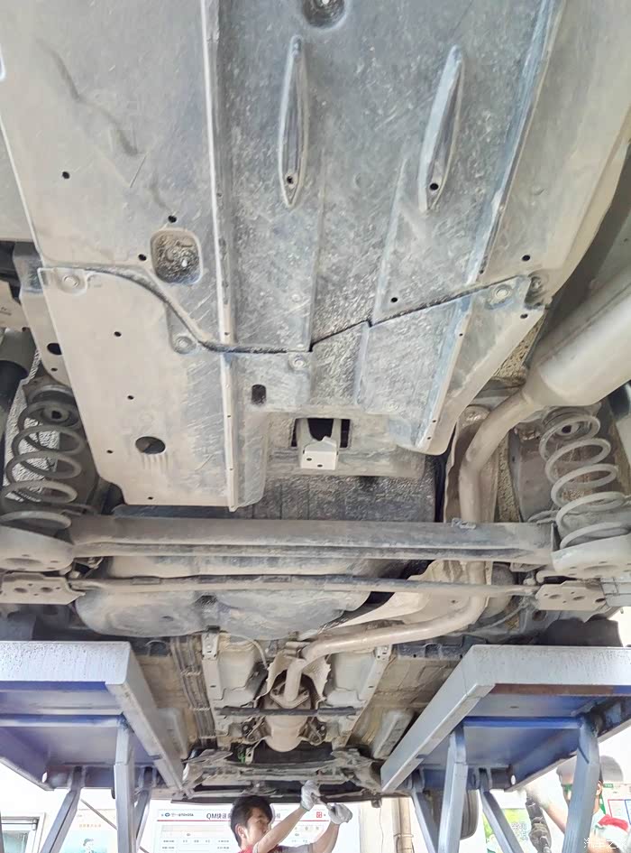 14款卡罗拉1万公里首保(提醒大家把车牌4颗螺丝都装上顺带求认证)