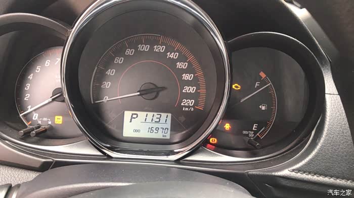 2天没有开车,今天早上发动机故障灯和车身稳定系统同时亮了