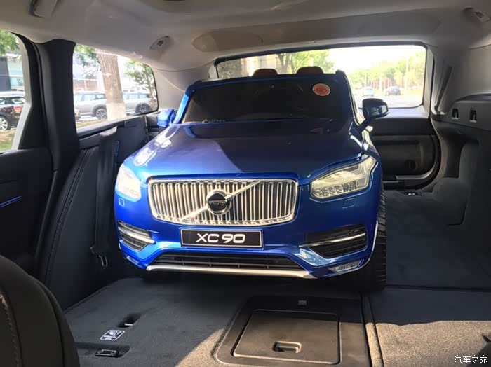 【图】自己提了低配幻夜银,给儿子提了宝石蓝xc90 t6_沃尔沃v90论坛