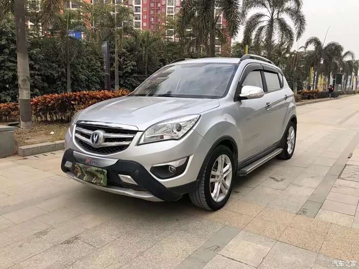 银色的长安cs35老款也不错呀