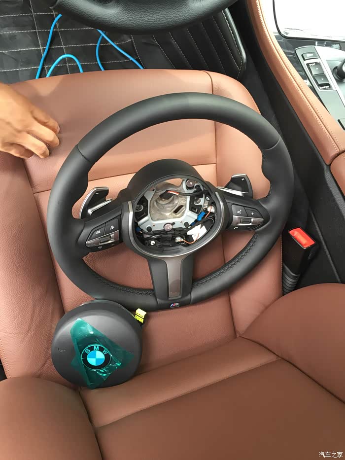合肥宝马520.525改550d方向盘之真假安全气囊对比
