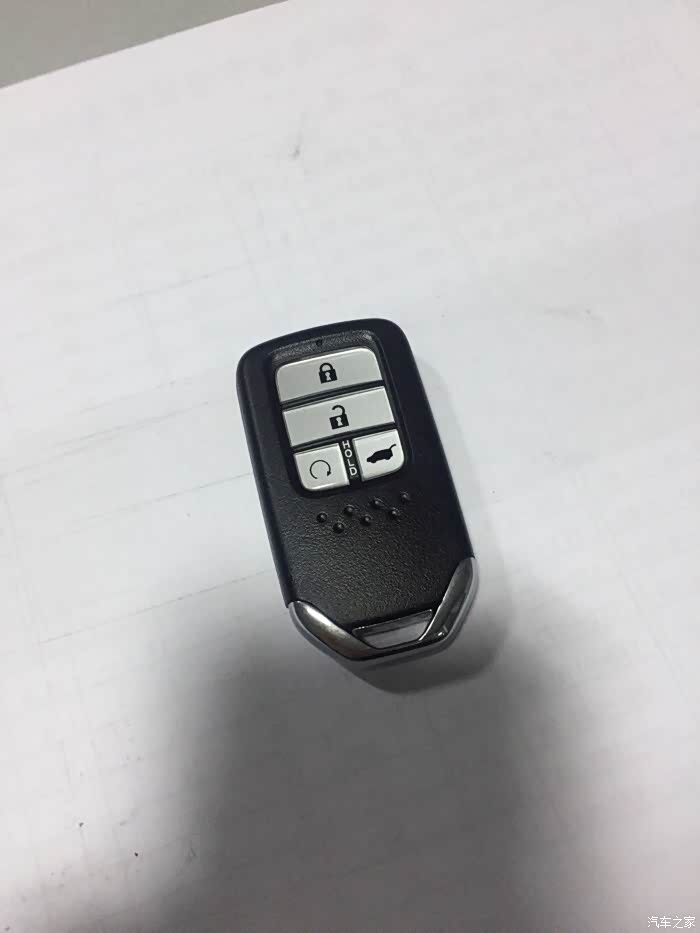 冠道你们的车钥匙远程摇起都好使吗