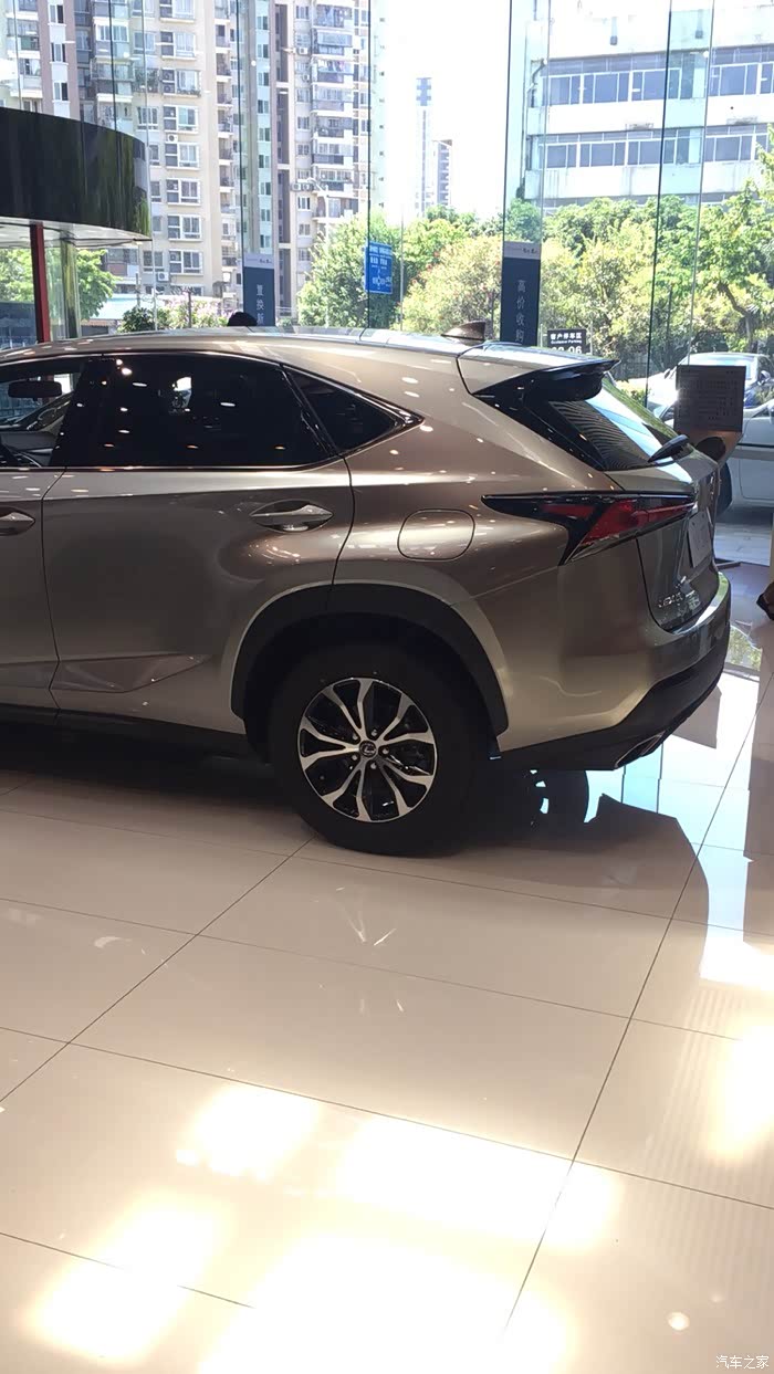 【图】求新款nx300钛银马路光线外观图._雷克萨斯nx论坛_汽车之家论坛