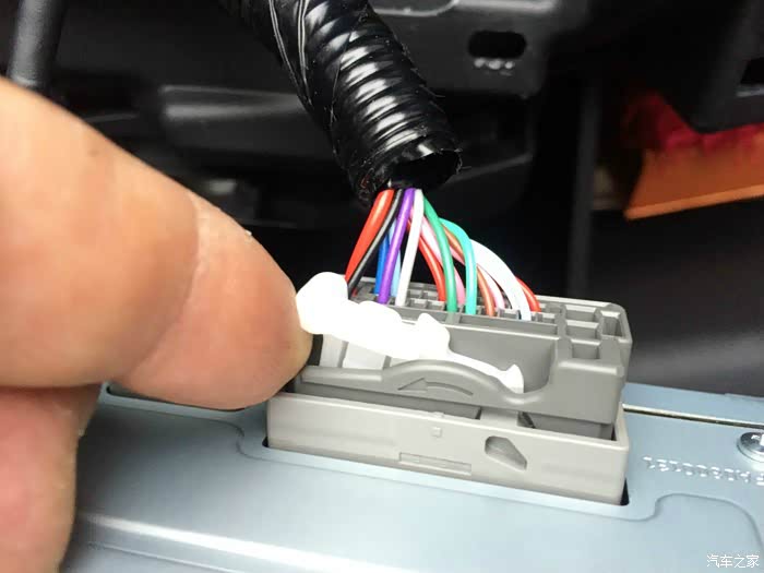 关于缤智xrv原车5寸屏cd改装到之光6376nf