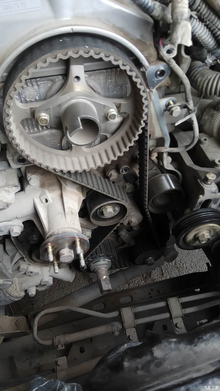 10万公里陆风x8汽油24四驱换正时带
