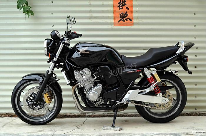 黑色2008年本田cb400abs很漂亮