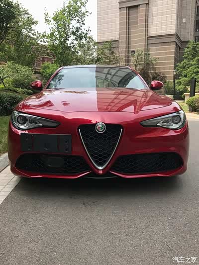 山东首辆阿尔法罗密欧-giulia米兰限量版提车作业