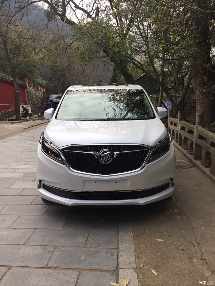 提车啦2017款gl8珍珠白作业