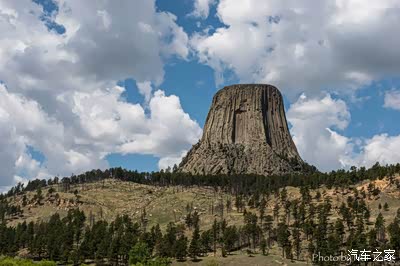 上,你看到恶魔塔(devils tower national monument)百余米高的坚韧