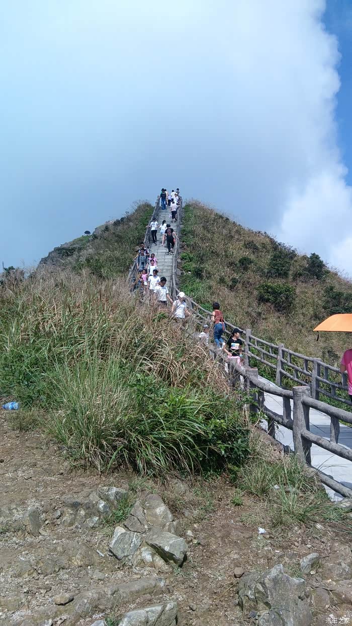 天津一汽新骏派d60杯国庆出游爬山东莞第一高峰银瓶山